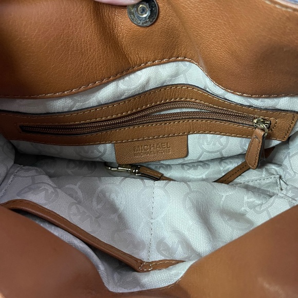 Michael Kors Large Hamilton Bag Brown with Lock & Key - Picture 4 of 9